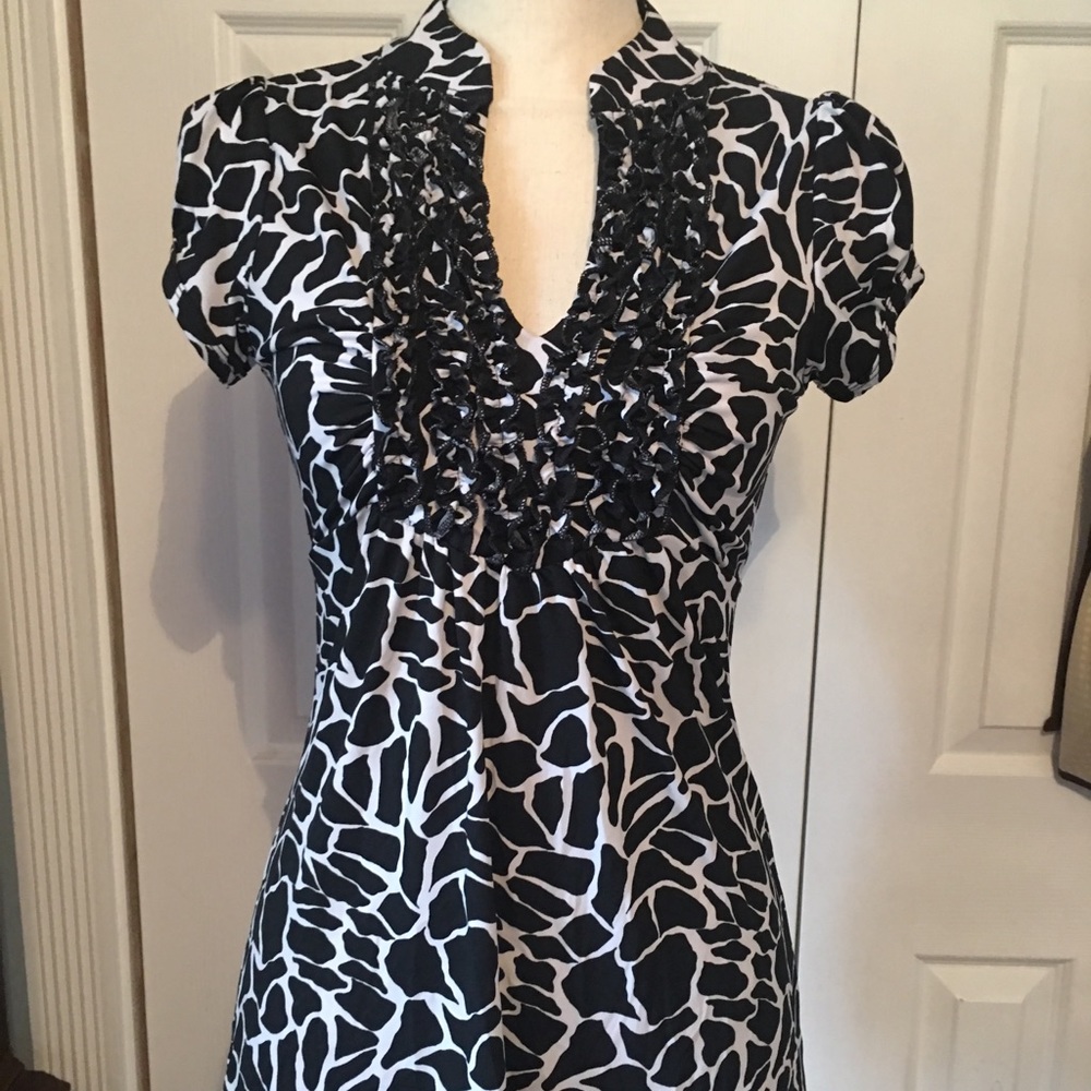 Black and white pattern blouse